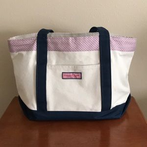 Vineyard Whale Classic Tote